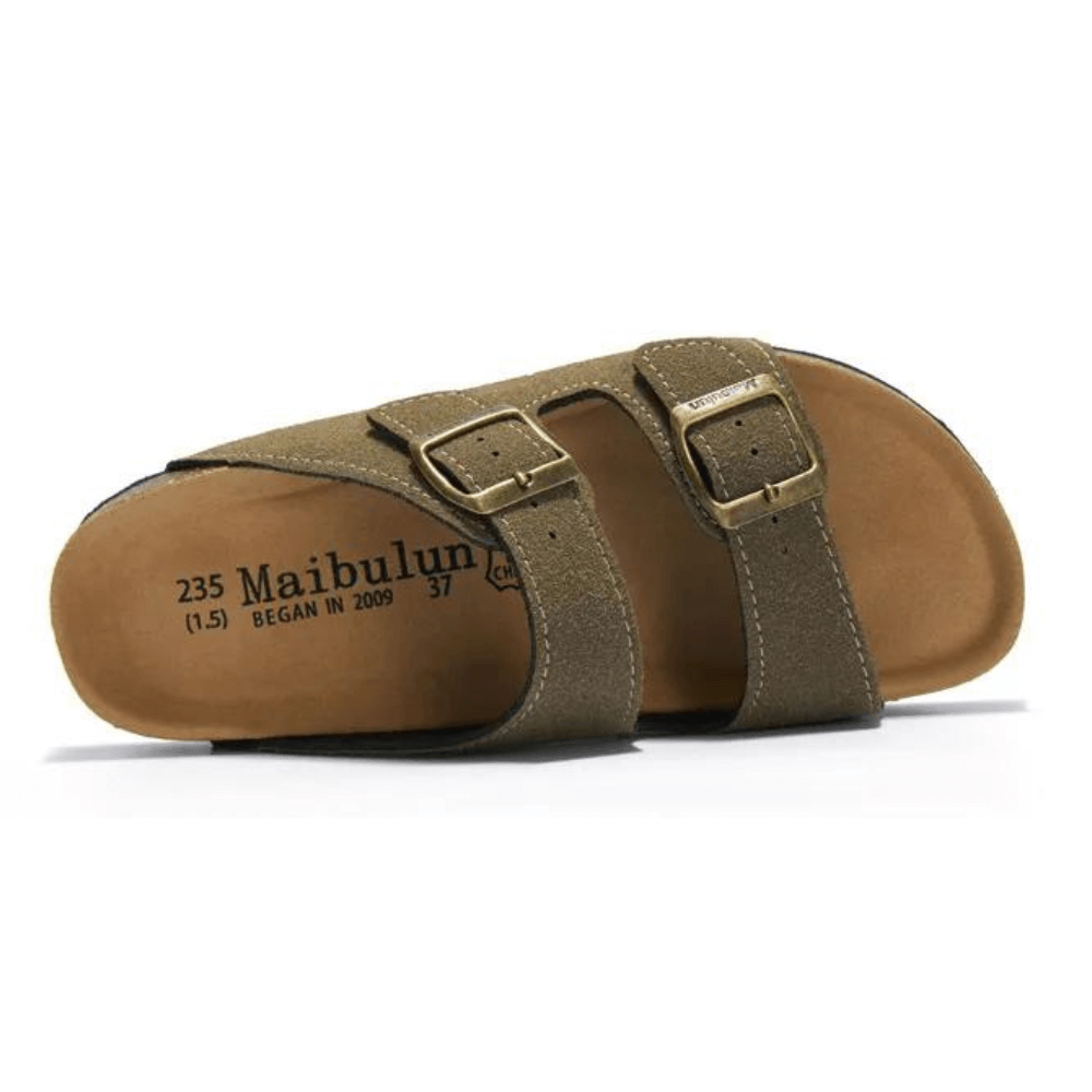 Sandália Birken Maibulun. Estilo, leveza, conforto e classe. Produto de altíssima qualidade, ótima para o verão, para passear, trabalhar, para o dia e para a noite. Feita de camurça na cor verde musgo militar.